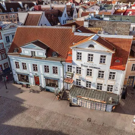 Lux Town Hall Square View Апартаменты